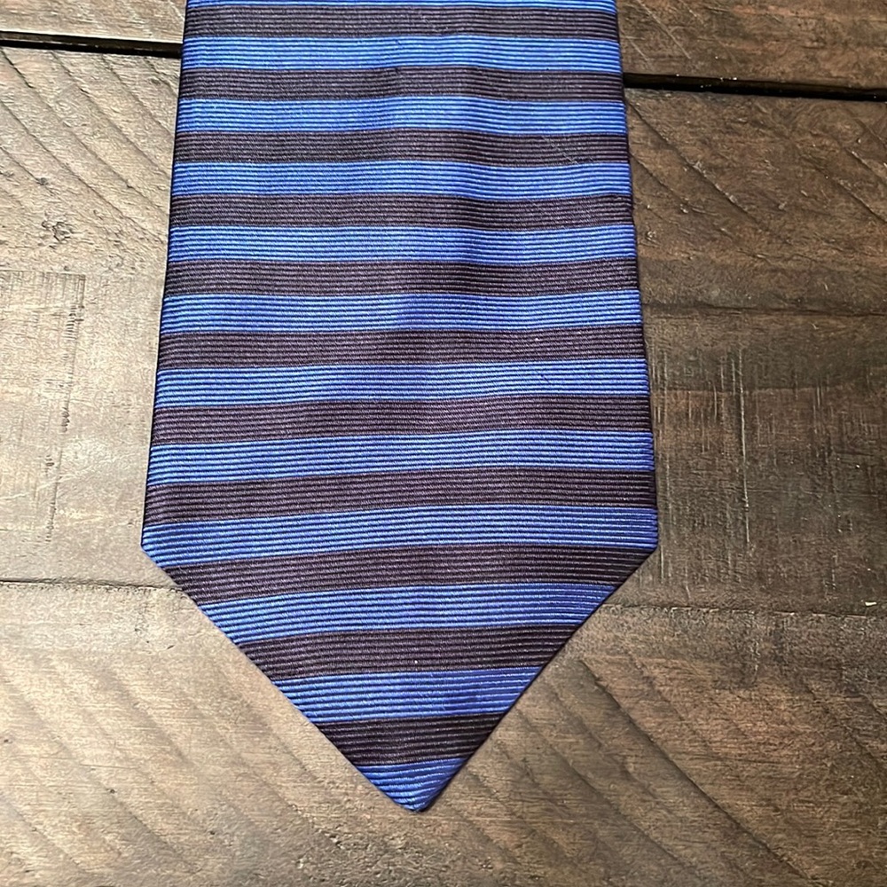 Astratto silk tie.